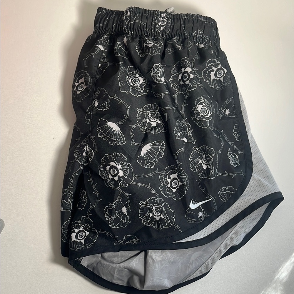 Nike Black Floral Athletic Shorts M